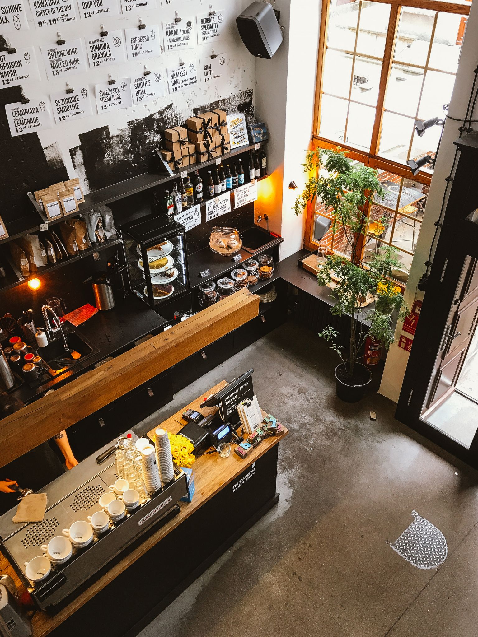 Café decoration with plants